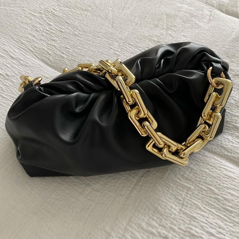 🎉SOLD 🎉 Chain Purse